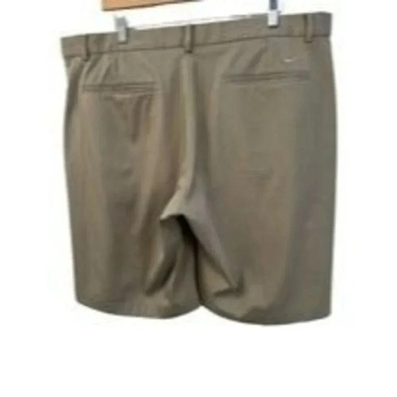 NIKE GOLF Flat Front Dry Fit Shorts Khaki Size 38 - Picture 4 of 4